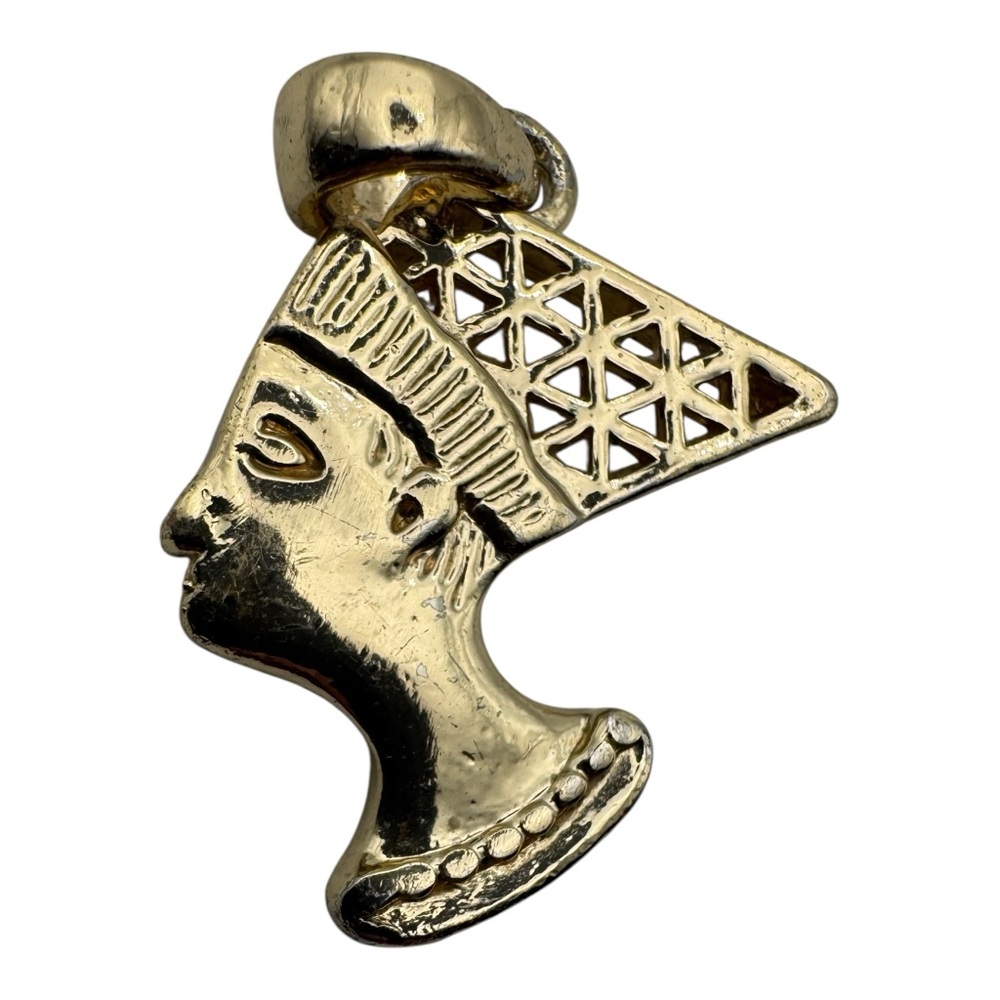 Vintage Egyptian Queen Nefertiti‎ Gold Tone Pendant 1.75” Signed SL Pharaoh